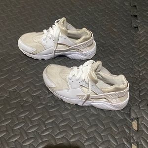 Nike Huarache Triple White